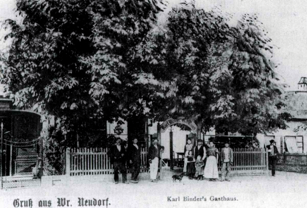 Gruss aus Wr. Neudorf. / Karl Binder's Gasthaus. [Wiener Neudorf, Marktgemeinde Wiener Neudorf, polit. Bezirk Mödling, Niederösterreich; Gasthaus "Froschau" (Parkstraße 39; von Karl Binder 1908 gepachtet); Ansicht von ca. 1908] -> ( ￼￼￼￼￼￼￼￼ NÖLB ) | Mappe Wiener Neudorf, Bl. 2